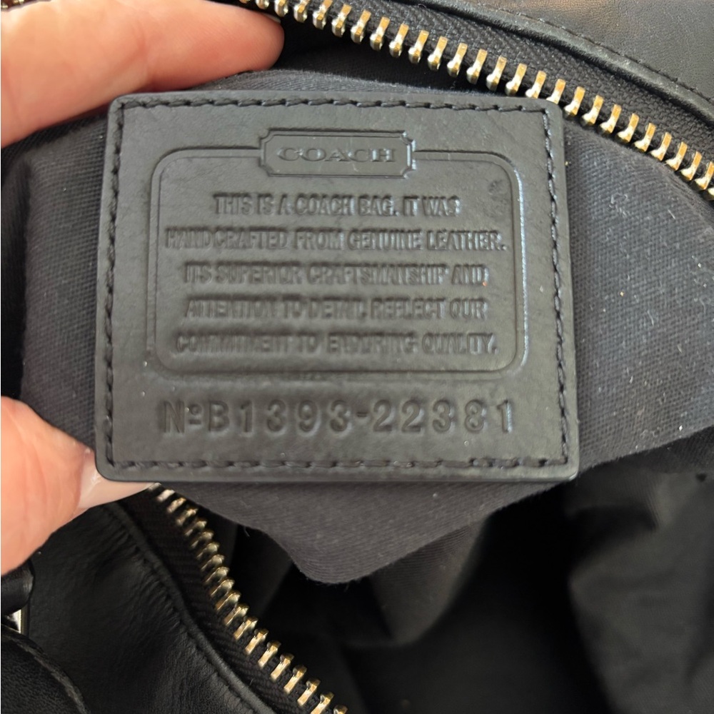 Coach B1393-22381 Legacy Courtenay Hobo Black Glove Tanned Leather Shoulder EUC - Picture 6 of 15